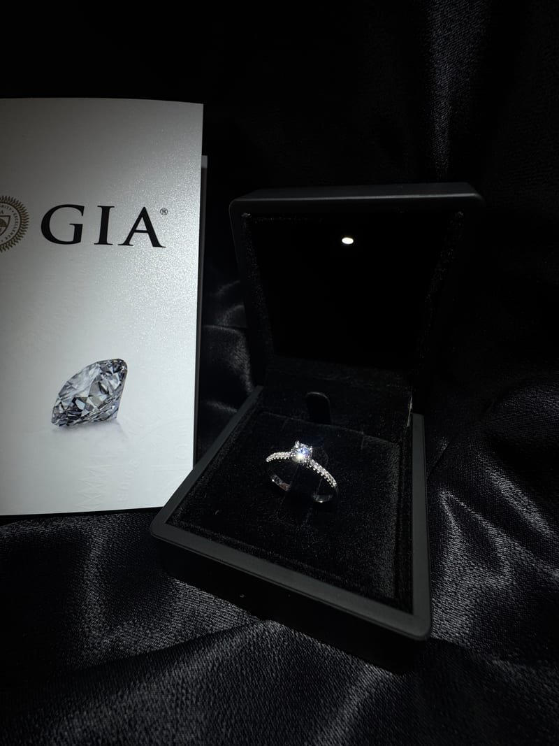 Μονόπετρο με πιστοποιημένο διαμάντι — Kampouridis Jewelry